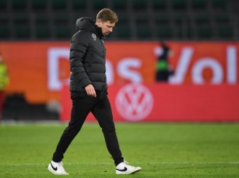 Wolfsburgs Trainer Florian Kohfeldt kam mit seinem Team nicht über ein 0:0 bei Hertha BSC hinaus. Foto: Swen Pförtner/dpa Wolfsburgs Trainer Florian Kohfeldt kam mit seinem Team nicht über ein 0:0 bei Hertha BSC hinaus. Foto: Swen Pförtner/dpa