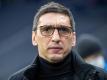 Trainer Tayfun Korkut spielt mit Hertha BSC im Derby gegen den 1. FC Union Berlin. Foto: Andreas Gora/dpa
