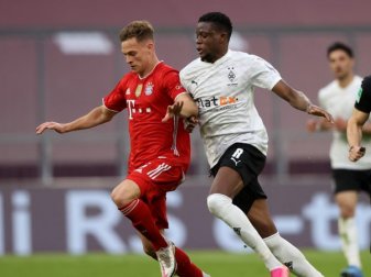 Manchester United steigt aus Zakaria-Poker aus – machen es Bayern und Dortmund nun unter sich aus? Manchester United steigt aus Zakaria-Poker aus – machen es Bayern und Dortmund nun unter sich aus?