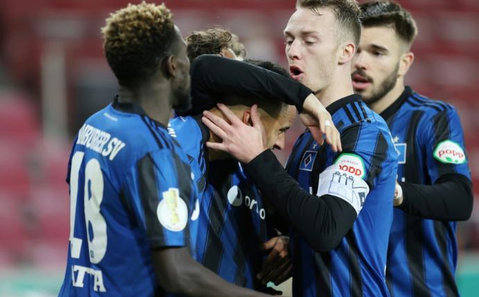 HSV gewinnt Pokalkrimi in Köln