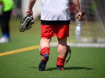 Im deutschen Amateurfußball gibt es nach Recherchen der ARD ein massives Finanzproblem mit Barzahlungen. Foto: Robert Michael/dpa-Zentralbild/dpa Im deutschen Amateurfußball gibt es nach Recherchen der ARD ein massives Finanzproblem mit Barzahlungen. Foto: Robert Michael/dpa-Zentralbild/dpa