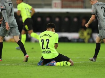 Die Dortmunder um Jude Bellingham verloren beim FC St. Pauli und schieden im DFB-Pokal aus. Foto: Christian Charisius/dpa Die Dortmunder um Jude Bellingham verloren beim FC St. Pauli und schieden im DFB-Pokal aus. Foto: Christian Charisius/dpa