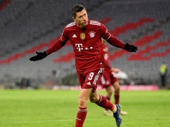 Bayern legt sich fest: Lewandowski wechselt oder verlängert im Sommer Bayern legt sich fest: Lewandowski wechselt oder verlängert im Sommer