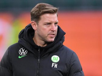 Wolfsburgs Trainer Florian Kohfeldt hofft auf einen Sieg gegen RB Leipzig. Foto: Swen Pförtner/dpa Wolfsburgs Trainer Florian Kohfeldt hofft auf einen Sieg gegen RB Leipzig. Foto: Swen Pförtner/dpa