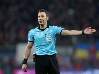 Schiedsrichter Zwayer erhielt sogar Morddrohungen Schiedsrichter Zwayer erhielt sogar Morddrohungen