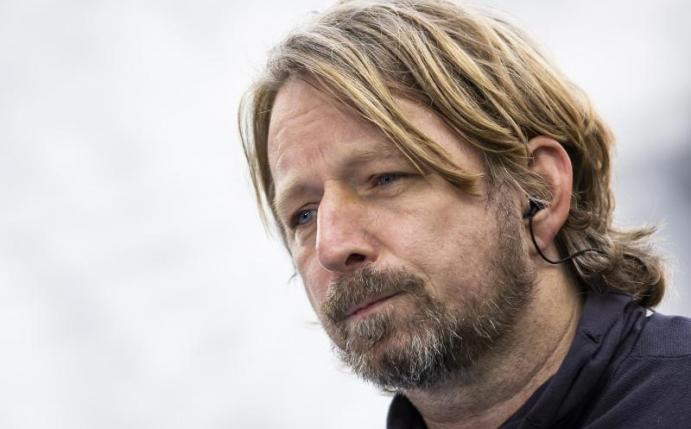 Stuttgarts Sportdirektor Sven Mislintat dementiert Gerüchte um einen Transfer von Nils Petersen. Foto: Tom Weller/dpa