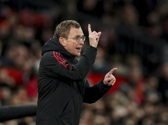 Ralf Rangnick, Trainer von Manchester United gestikuliert am Spielfeldrand. Foto: Dave Thompson/AP/dpa Ralf Rangnick, Trainer von Manchester United gestikuliert am Spielfeldrand. Foto: Dave Thompson/AP/dpa