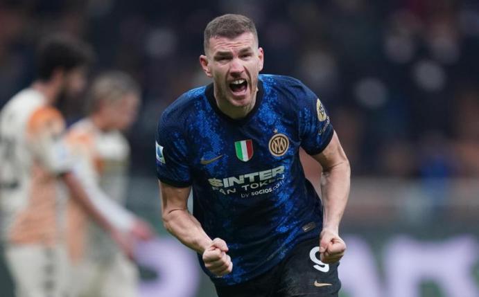 Besorgte in der 90. Minute den Siegtreffer für Inter Mailand gegen den FC Venedig: Edin Dzeko. Foto: -/Spada/LaPresse via ZUMA Press/dpa
