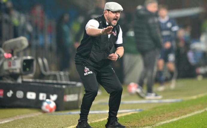 Kölns Trainer Steffen Baumgart wirbelte wieder an der Seitenlinie. Foto: David Inderlied/dpa
