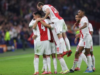 Ajax Amsterdam gewinnt das niederländische Topspiel 