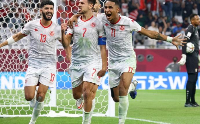 Youssef Msakni (m.) war der Matchwinner für Tunesien