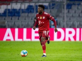 Bei Bayerns Alphonso Davies wurden Anzeichen einer leichten Herzmuskelentzündung festgestellt. Foto: Sven Hoppe/dpa Bei Bayerns Alphonso Davies wurden Anzeichen einer leichten Herzmuskelentzündung festgestellt. Foto: Sven Hoppe/dpa