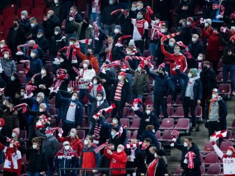 Der 1. FC Köln bittet seine Fans um finanzielle Unterstützung. Foto: Rolf Vennenbernd/dpa Der 1. FC Köln bittet seine Fans um finanzielle Unterstützung. Foto: Rolf Vennenbernd/dpa