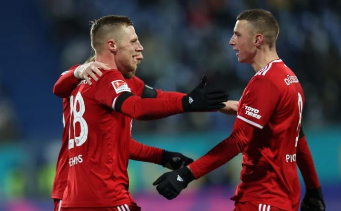 Bericht: Fortuna plant Verlängerung mit Hennings &amp; Co.