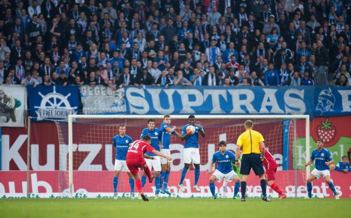 Rostock verliert auch gegen Stuttgart (Quelle: PIXATHLON/SID)