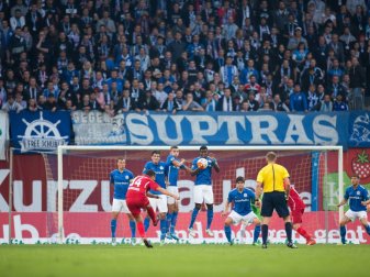Rostock verliert auch gegen Stuttgart (Quelle: PIXATHLON/SID) Rostock verliert auch gegen Stuttgart (Quelle: PIXATHLON/SID)