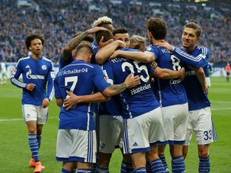 Souveräner Erfolg für Königsblau gegen Wolfsburg (Quelle: FIRO/SID) Souveräner Erfolg für Königsblau gegen Wolfsburg (Quelle: FIRO/SID)
