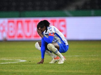 Herthas Kapitän hat sich in einem Testspiel eine Bänderverletzung im rechten Sprunggelenk zugezogen. Foto: Sören Stache/dpa