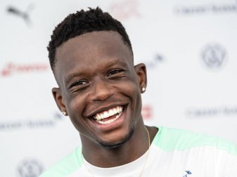 Steht vor einem Wechsel zu Juventus Turin: Der Schweizer Mittelfeldspieler Denis Zakaria. Foto: Jean-Christophe Bott/KEYSTONE/dpa Steht vor einem Wechsel zu Juventus Turin: Der Schweizer Mittelfeldspieler Denis Zakaria. Foto: Jean-Christophe Bott/KEYSTONE/dpa