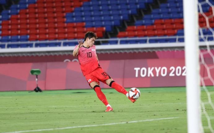 Dong-gyeong Lee im Einsatz für Südkoreas Nationalteam. Foto: -/YNA/dpa