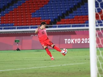 Dong-gyeong Lee im Einsatz für Südkoreas Nationalteam. Foto: -/YNA/dpa Dong-gyeong Lee im Einsatz für Südkoreas Nationalteam. Foto: -/YNA/dpa