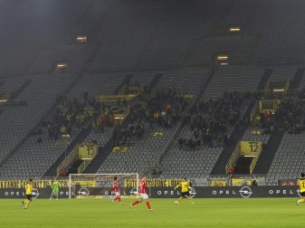 Weitere Vereine lassen Zuschauer-Obergrenze prüfen Weitere Vereine lassen Zuschauer-Obergrenze prüfen