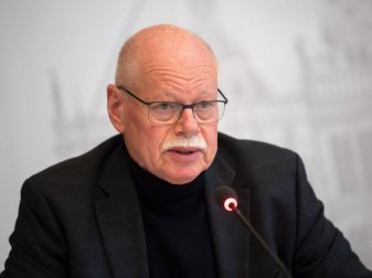 Bremens Innensenator Ulrich Mäurer. Foto: Sina Schuldt/dpa Bremens Innensenator Ulrich Mäurer. Foto: Sina Schuldt/dpa
