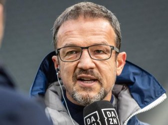 Wünscht mehr als 10.000 Zuschauer im Olympiastadion: Fredi Bobic, Geschäftsführer von Hertha BSC. Foto: Andreas Gora/dpa Wünscht mehr als 10.000 Zuschauer im Olympiastadion: Fredi Bobic, Geschäftsführer von Hertha BSC. Foto: Andreas Gora/dpa