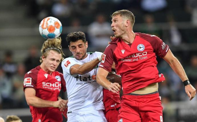 Arminia Bielefeld &#8211; Borussia Mönchengladbach: Ausgangslage, Zahlen und Personal