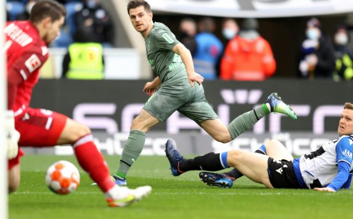 Arminia Bielefeld und Mönchengladbach spielen 1:1