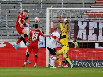 Stuttgart kassiert gegen Eintracht Frankfurt drei Tore 