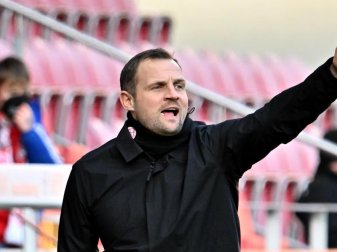 Der Mainzer Trainer Bo Svensson. Foto: Torsten Silz/dpa Der Mainzer Trainer Bo Svensson. Foto: Torsten Silz/dpa