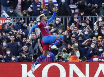 Ronald Araujo vom FC Barcelona jubelt über das Tor zum 3:1. Foto: Joan Monfort/AP/dpa Ronald Araujo vom FC Barcelona jubelt über das Tor zum 3:1. Foto: Joan Monfort/AP/dpa