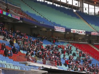 RB Leipzig darf beim kommenden Spiel gegen Köln 15.000 Fans in die Red-Bull-Arena lassen. Foto: Jan Woitas/dpa-Zentralbild/dpa RB Leipzig darf beim kommenden Spiel gegen Köln 15.000 Fans in die Red-Bull-Arena lassen. Foto: Jan Woitas/dpa-Zentralbild/dpa