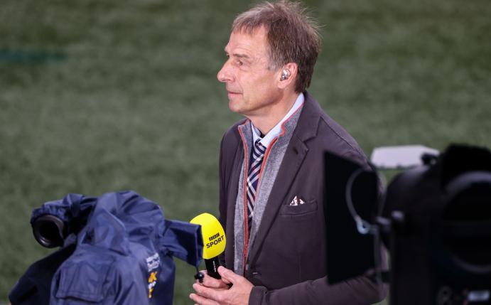 Ex-Bundestrainer Jürgen Klinsmann sieht Erling Haaland nicht neben Robert Lewandowski.