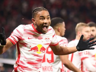 Leipzigs Christopher Nkunku traf per Freistoß zum 1:0 gegen den 1. FC Köln. Leipzigs Christopher Nkunku traf per Freistoß zum 1:0 gegen den 1. FC Köln.