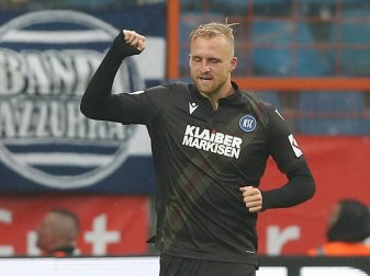 Hofmann trifft doppelt für den KSC
Hofmann trifft doppelt für den KSC