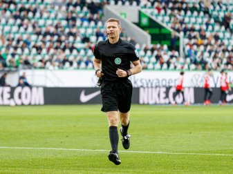 Schiedsrichter Welz muss Spielleitung abgeben Schiedsrichter Welz muss Spielleitung abgeben