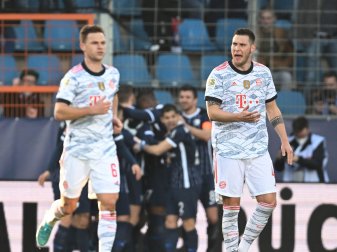 Joshua Kimmich (l) und Niklas Süle (r) reagieren enttäuscht auf den Bochumer Gegentreffer. Joshua Kimmich (l) und Niklas Süle (r) reagieren enttäuscht auf den Bochumer Gegentreffer.