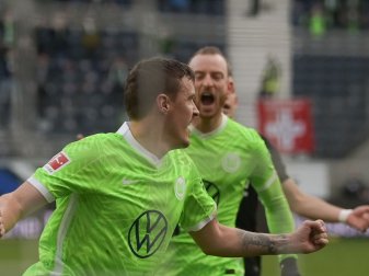 Wolfsburgs Max Kruse jubelt nach dem zwischenzeitlichen 1:0. Wolfsburgs Max Kruse jubelt nach dem zwischenzeitlichen 1:0.