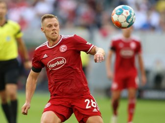 Hennings erzielt den Siegtreffer für Düsseldorf Hennings erzielt den Siegtreffer für Düsseldorf