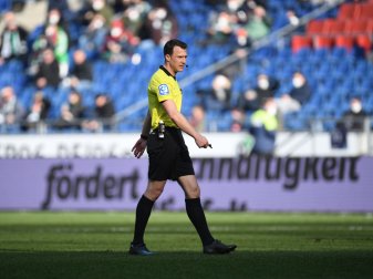 Schiedsrichter Felix Zwayer gab in Hannover sein Comeback. Schiedsrichter Felix Zwayer gab in Hannover sein Comeback.