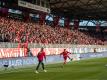 Fans von Union Berlin haben mit einem Banner ihre Ablehnung von Bundesliga-Playoffs gezeigt.