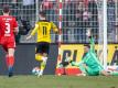 BVB-Kapitän Marco Reus (M) fordert mehr Konstanz und Stabilität in den Leistungen seines Teams bekommen.
