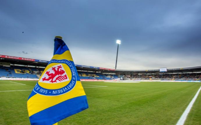 Das Sportgericht des DFB bittet Braunschweig zur Kasse (Quelle: PIXATHLON/SID-IMAGES)
