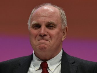 Uli Hoeneß kanzelt Infantinos WM-Pläne ab Uli Hoeneß kanzelt Infantinos WM-Pläne ab