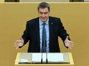 Söder kündigt 25.000 Zuschauer in Bayern an
