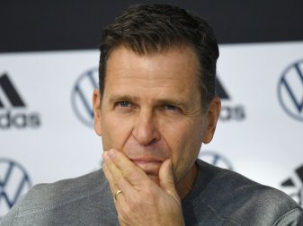 DFB-Direktor Oliver Bierhoff könnte sich einen Wechsel von Nationalstürmer Karim Adeyemi zum BVB vorstellen. DFB-Direktor Oliver Bierhoff könnte sich einen Wechsel von Nationalstürmer Karim Adeyemi zum BVB vorstellen.