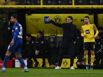 Leverkusens Trainer Gerardo Seoane (M) hofft auf eine Fortsetzung des Offensiv-Feuerwerks seines Teams gegen den FSV Mainz 05. Leverkusens Trainer Gerardo Seoane (M) hofft auf eine Fortsetzung des Offensiv-Feuerwerks seines Teams gegen den FSV Mainz 05.