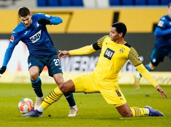 Nach einer kurzen Corona-Zwangspause soll Hoffenheims Andrej Kramaric (l) in Wolfsburg wieder auf dem Platz stehen. Nach einer kurzen Corona-Zwangspause soll Hoffenheims Andrej Kramaric (l) in Wolfsburg wieder auf dem Platz stehen.